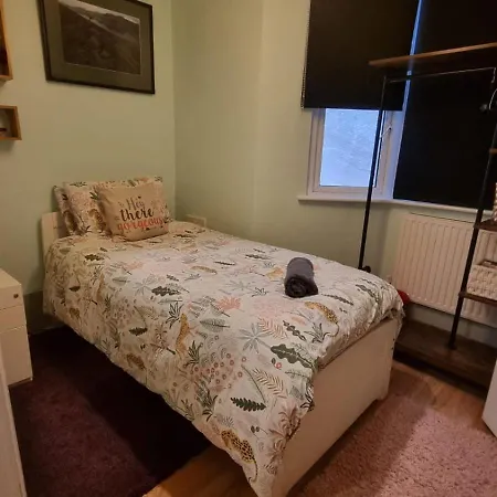 Private Single Room Guest Sleep
